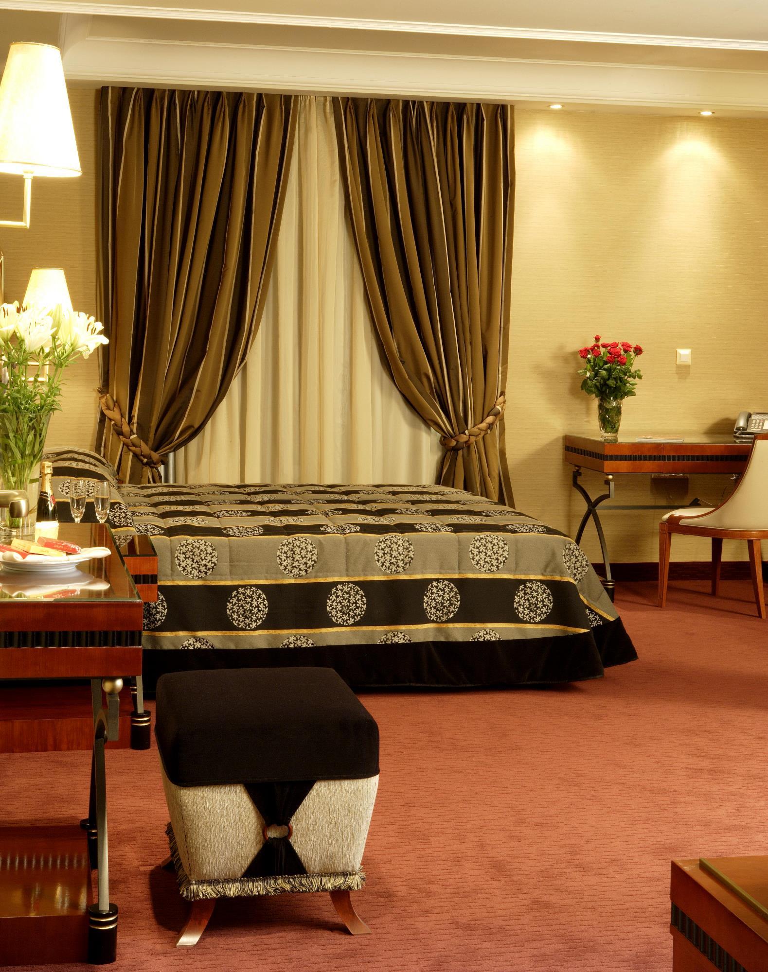 Piraeus Theoxenia Hotel Kültér fotó A room at the hotel