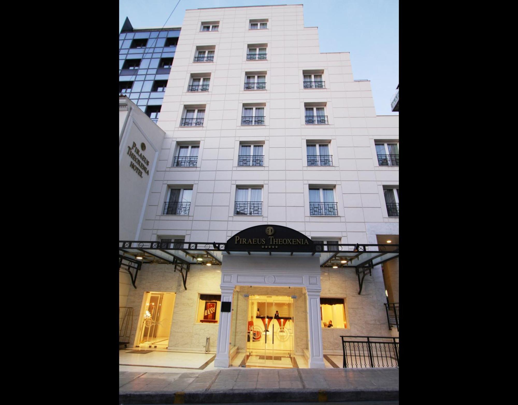 Piraeus Theoxenia Hotel Kültér fotó The hotel's entrance