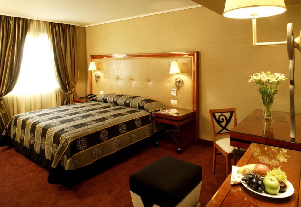 Piraeus Theoxenia Hotel Kültér fotó