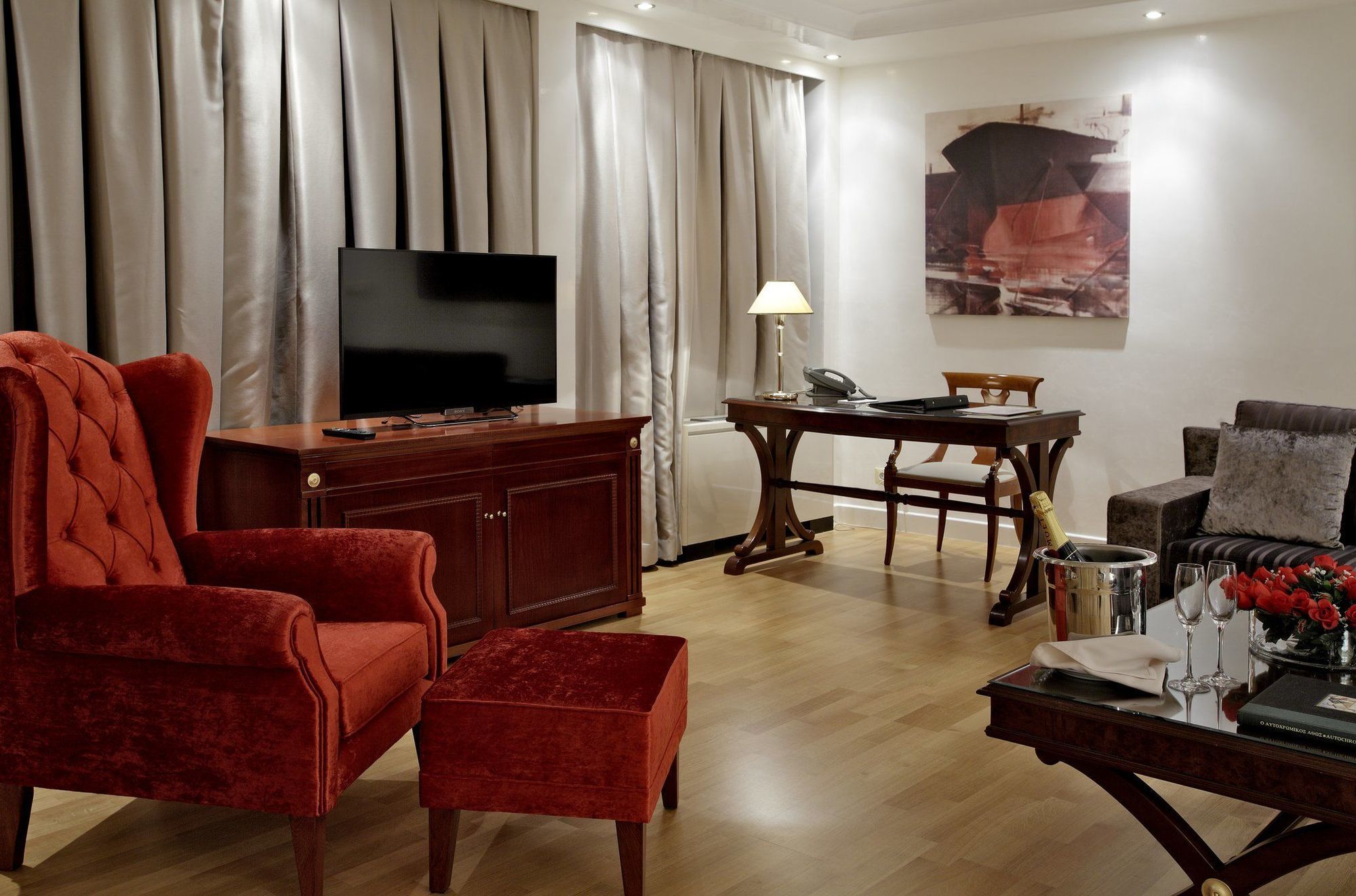 Piraeus Theoxenia Hotel Kültér fotó A suite at the hotel